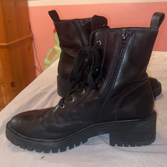 Boots - Picture 3 of 3